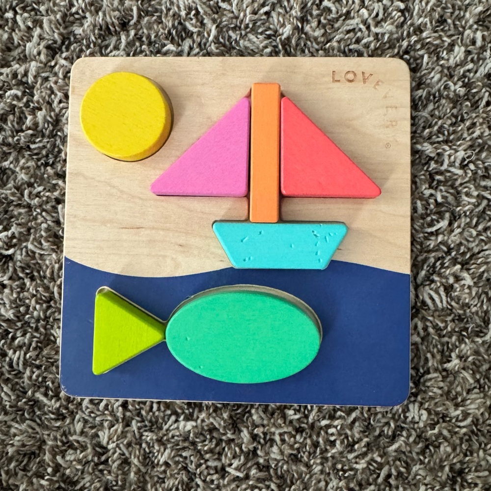 Reversible tangram puzzle